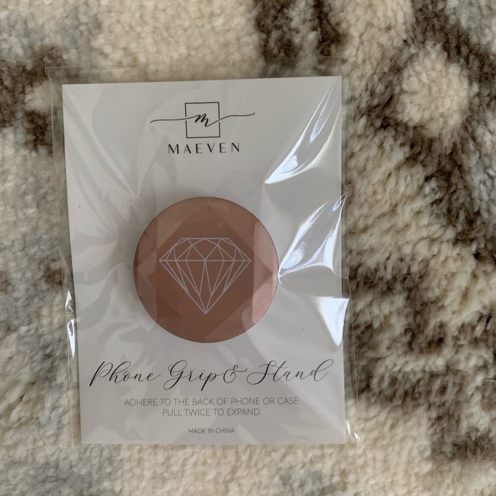 Diamond pop socket